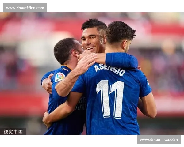 亚马尔遭炮轰引德比冲突：别学维尼修斯，梅西从不说皇马盗窃